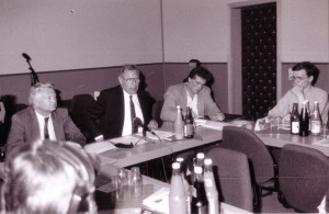 1992: Jugendpressekonferenz mit Wirtschaftsminister Horst Rehberger, Ministerpräsident Werner Münch, FJP-Landesvorsitzendem Matthias Fricke und Vorstandsmitglied Christian Hausmann (v.l.n.r.)